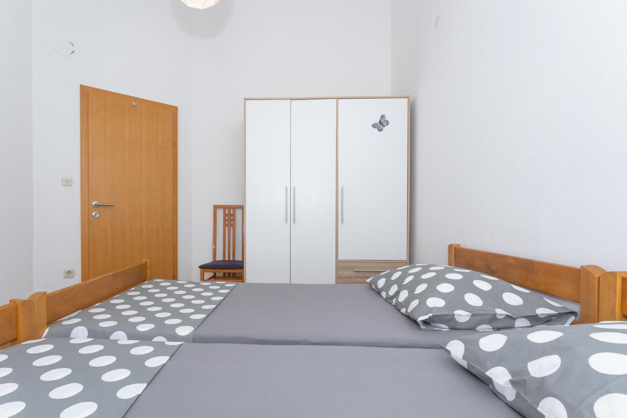 Apartments Klaudia Cista Velika Vodice Extérieur photo